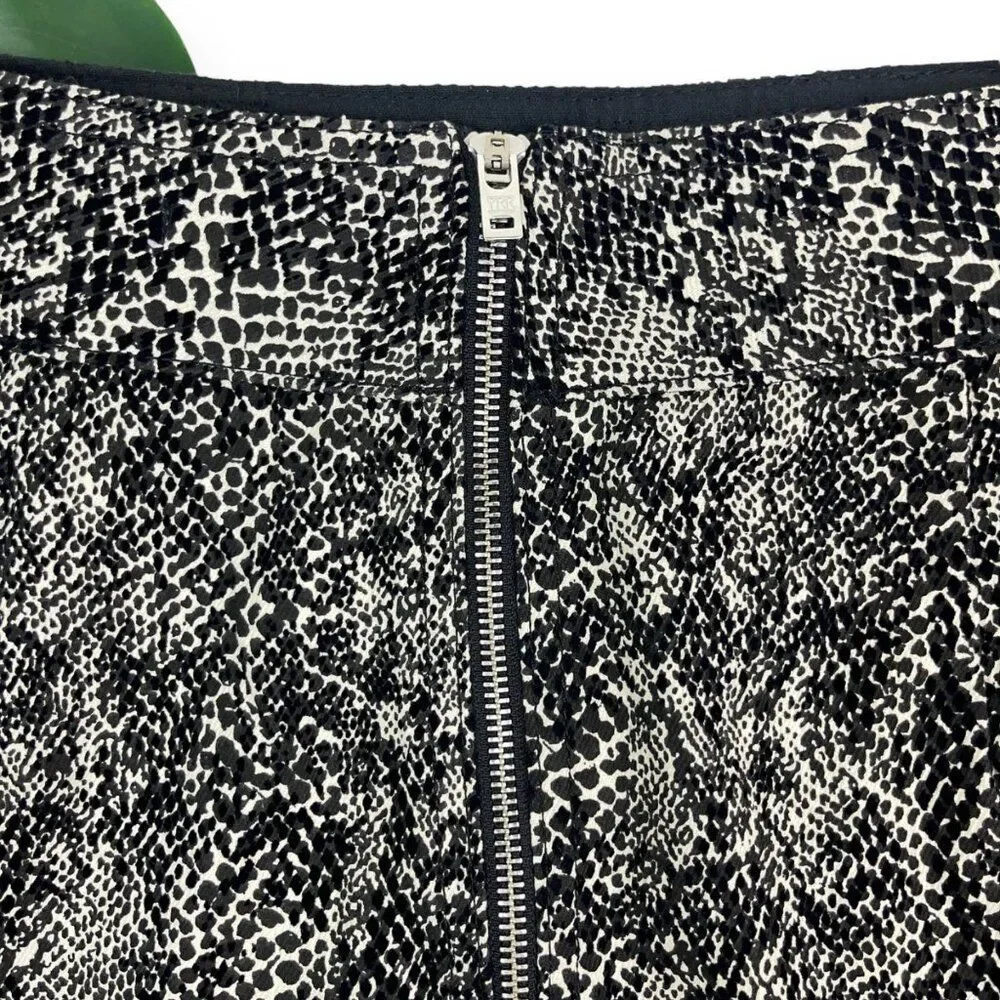 🆕 Topshop Mini Leopard Print Flocked Moto Skirt in Monochrome